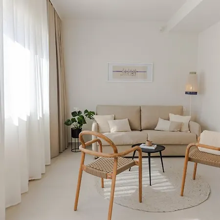The Olive Poolhouse Apartament *