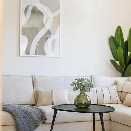 The Olive Poolhouse Apartament