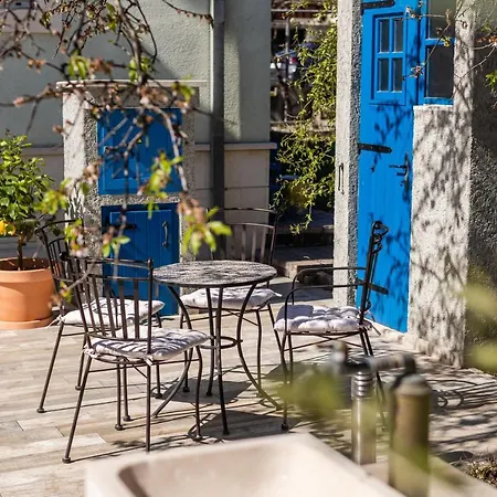 The Olive Poolhouse Apartament