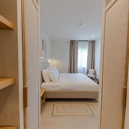 The Olive Poolhouse Apartament *