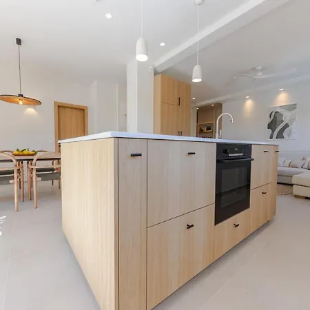 דירה The Olive Poolhouse